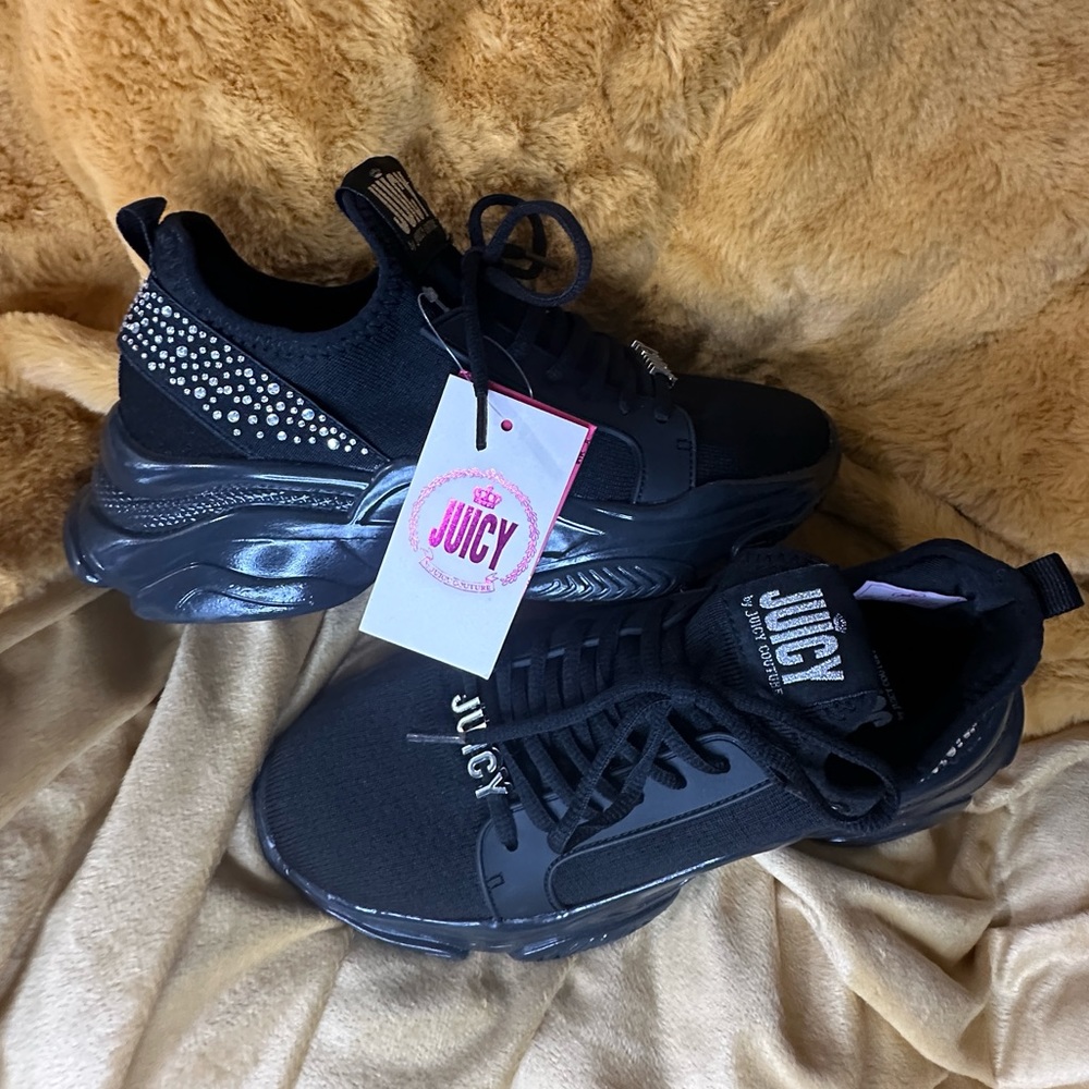 ~* Juicy Couture Shoes - Abalone - Black Gem Women’s Sneakers Size 7.5 *~